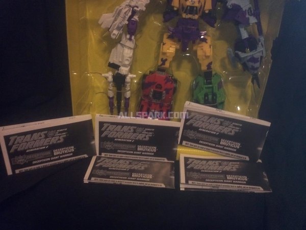 Transformers Fall Of Cybertron G2 Bruticus Out Of The Box Images  (30 of 43)